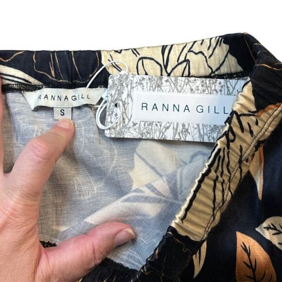 Ranna Gill Pencil Slit Skirt Stretch Satin Black Petunia Print Size Small NWT - Picture 7 of 7